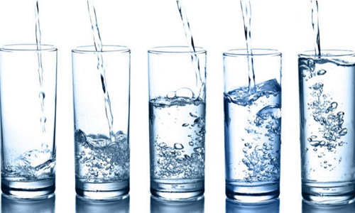 Các loại nước tốt cho sức khỏe của người lớn tuổi